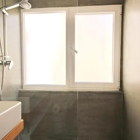 Akicity Anjos In Appartement